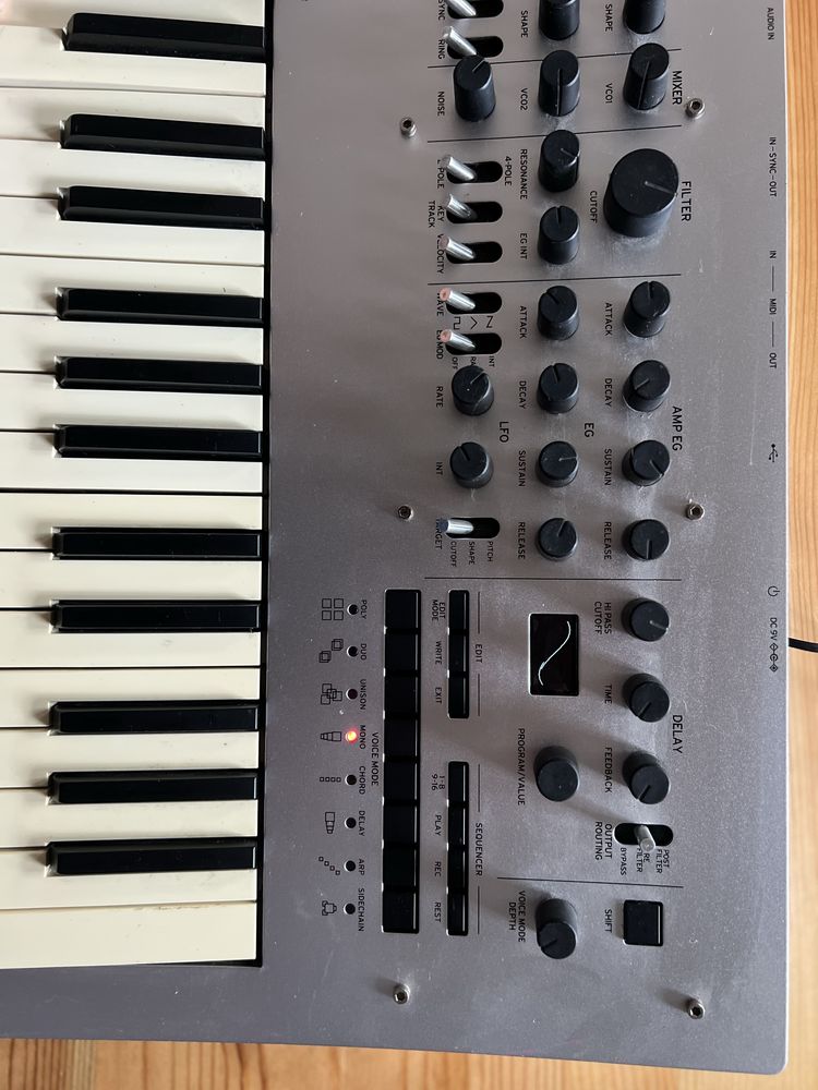 Korg Minilogue syntezator analog polifoniczny
