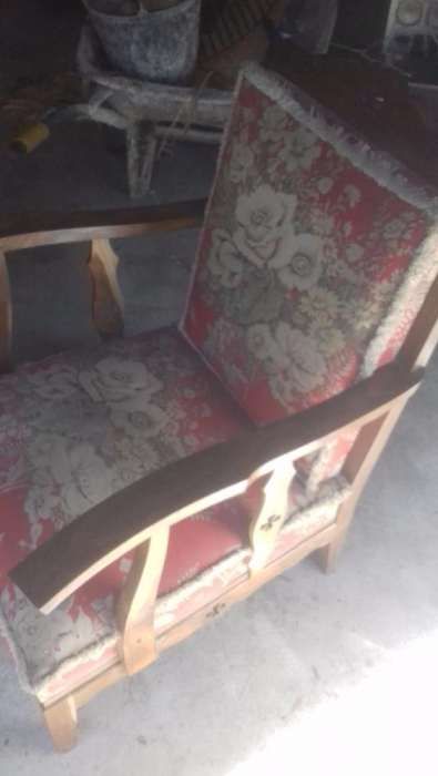 sofa em castanheiro muito lindo