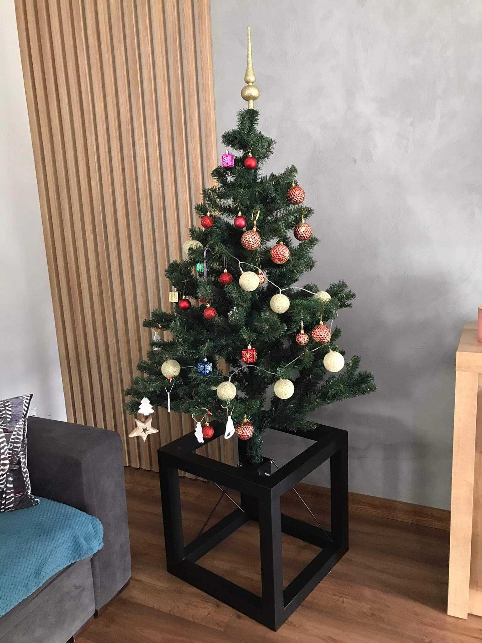 Stojak Pod Choinkę w Stylu Loft