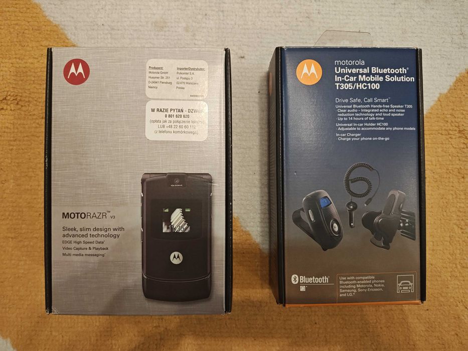 Motorola Razr V3 + zestaw oryginalnych akcesoriów