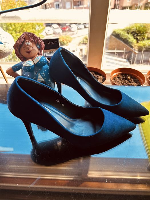 PF, veja as fotos e leia a descrição. Obrigada