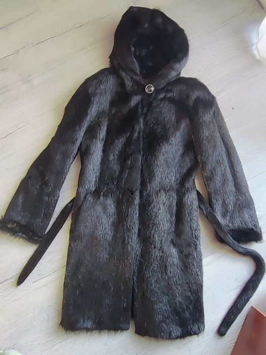 Продам шубу з нутрії