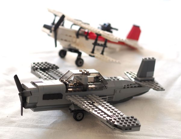 LEGO 7198 Indiana Jones Fighter Plane Attack 2 samoloty