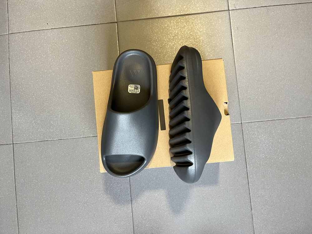 Yeezy slide slate grey