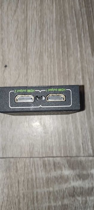 Маршрутизатор Teltonika RUT240 и цифровой HDMI-разветвитель Energenie