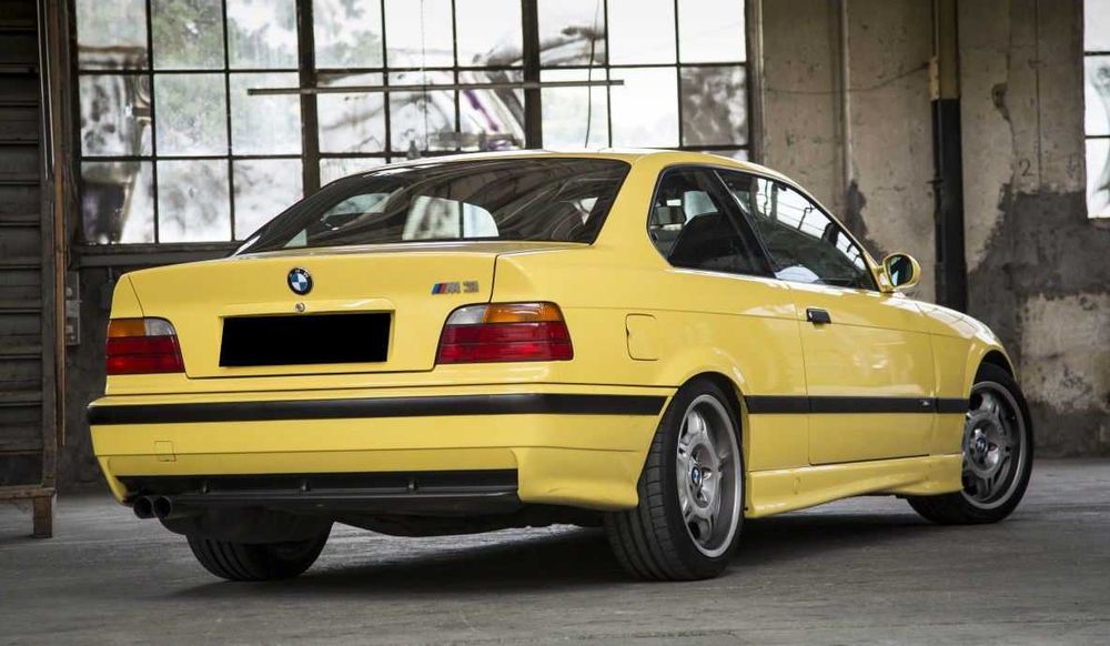 Embaladeiras BMW E36 Look M
