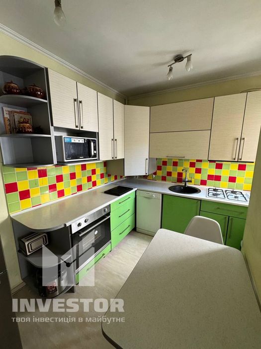 Продається 1/2 будинку в парковій зоні міста