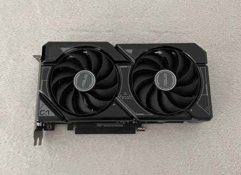 RTX 4060 8GB asus dual OC