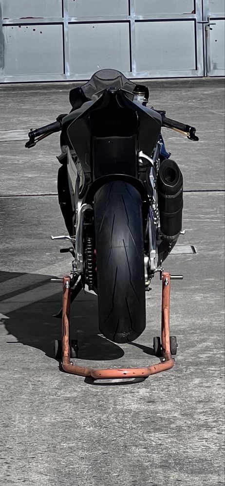 APRILIA Rsv4 factory