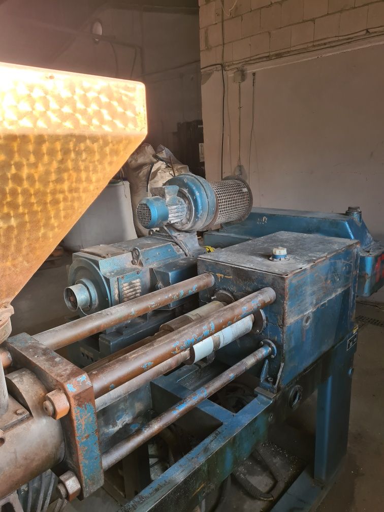 wytłaczarka metalchem 2T9/4,5