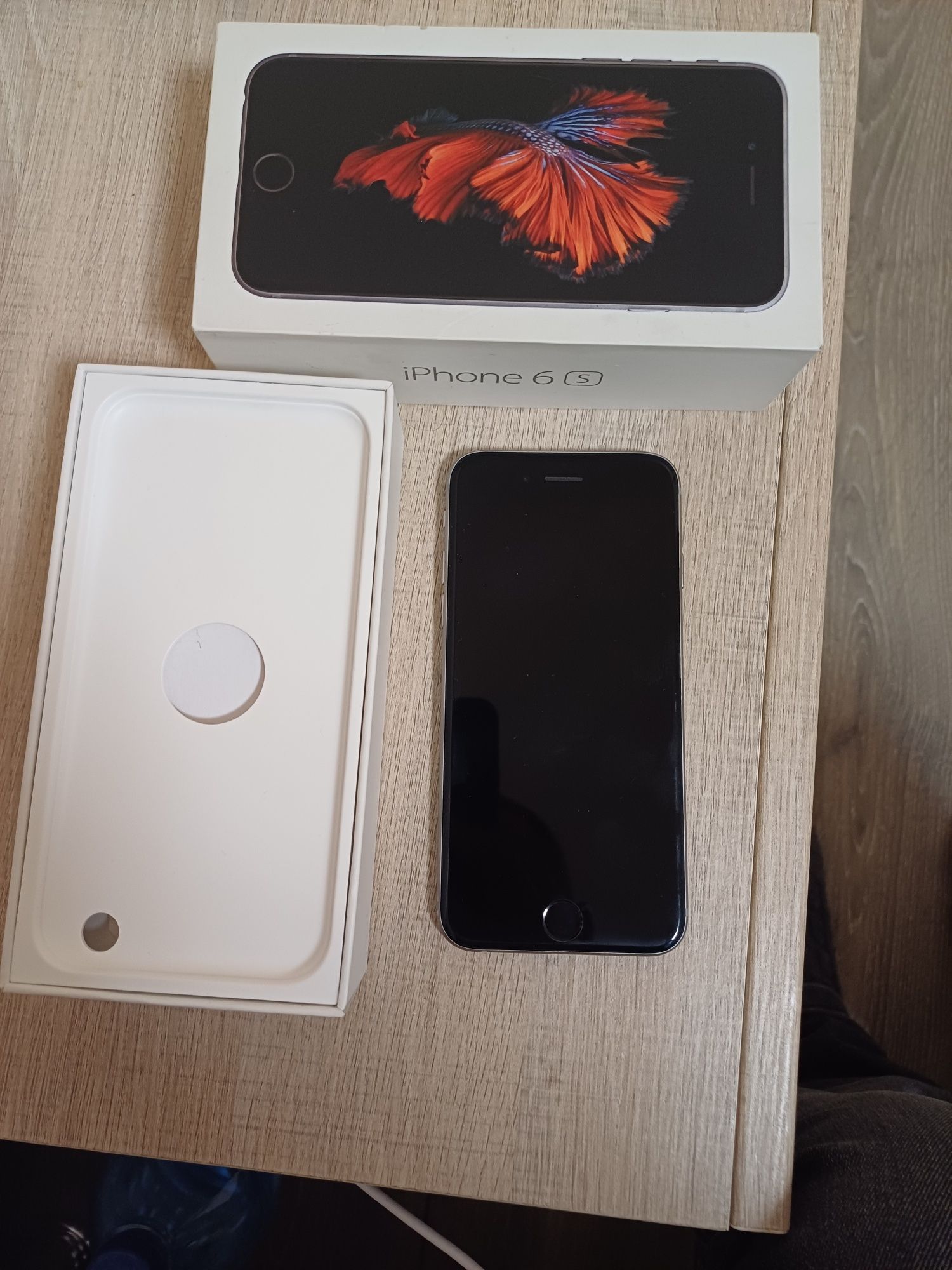 iPhone 6 S продам 64 памяти .