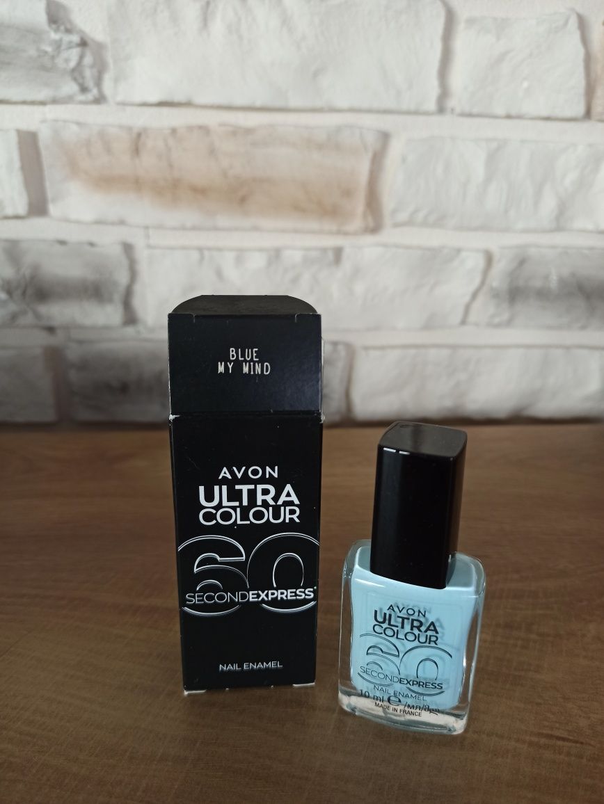 Lakier do paznokci Avon Ultra Colour - blue my wind