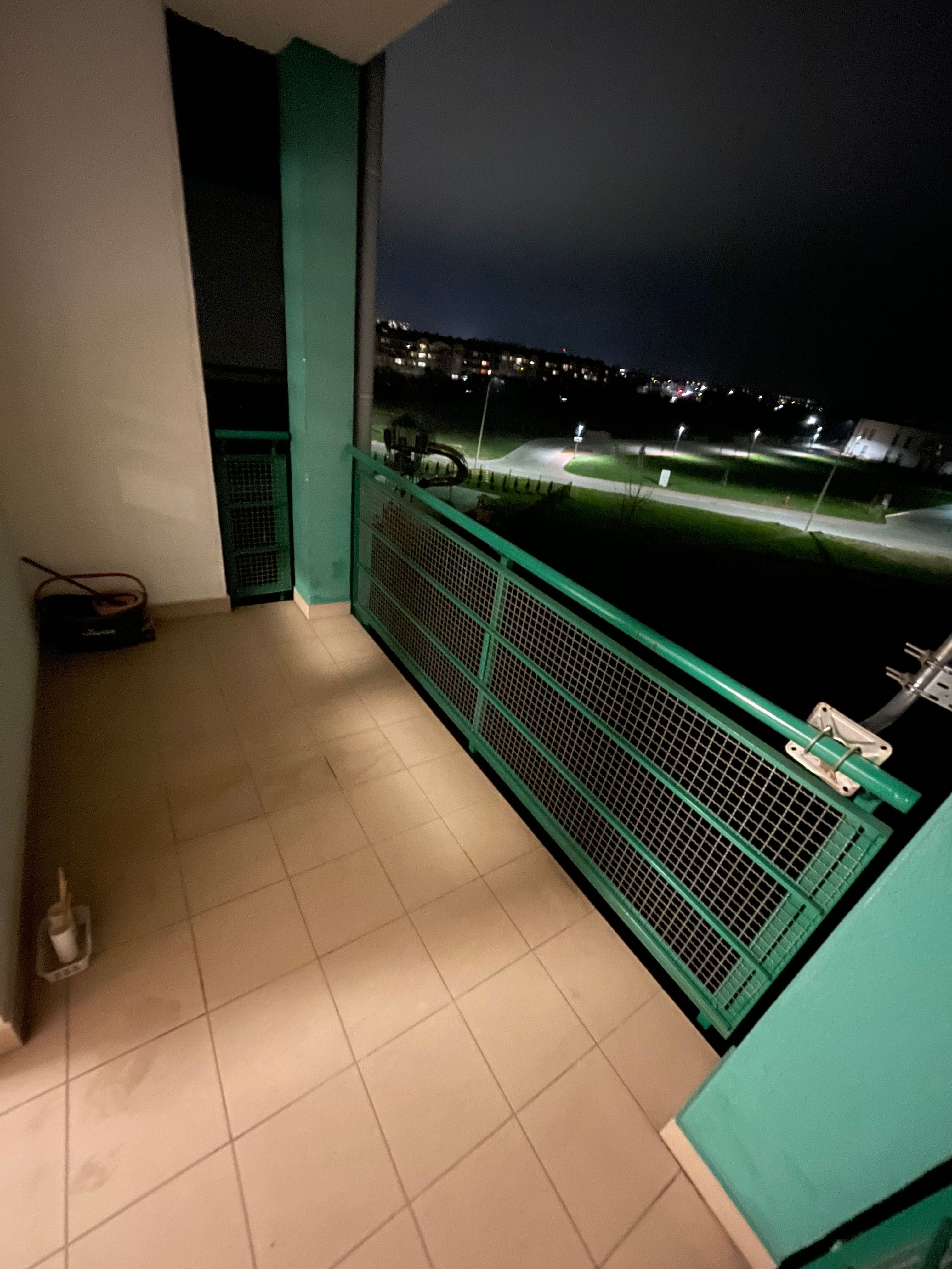 Przytulne mieszkanie z przestrzennym balkonem i widokiem