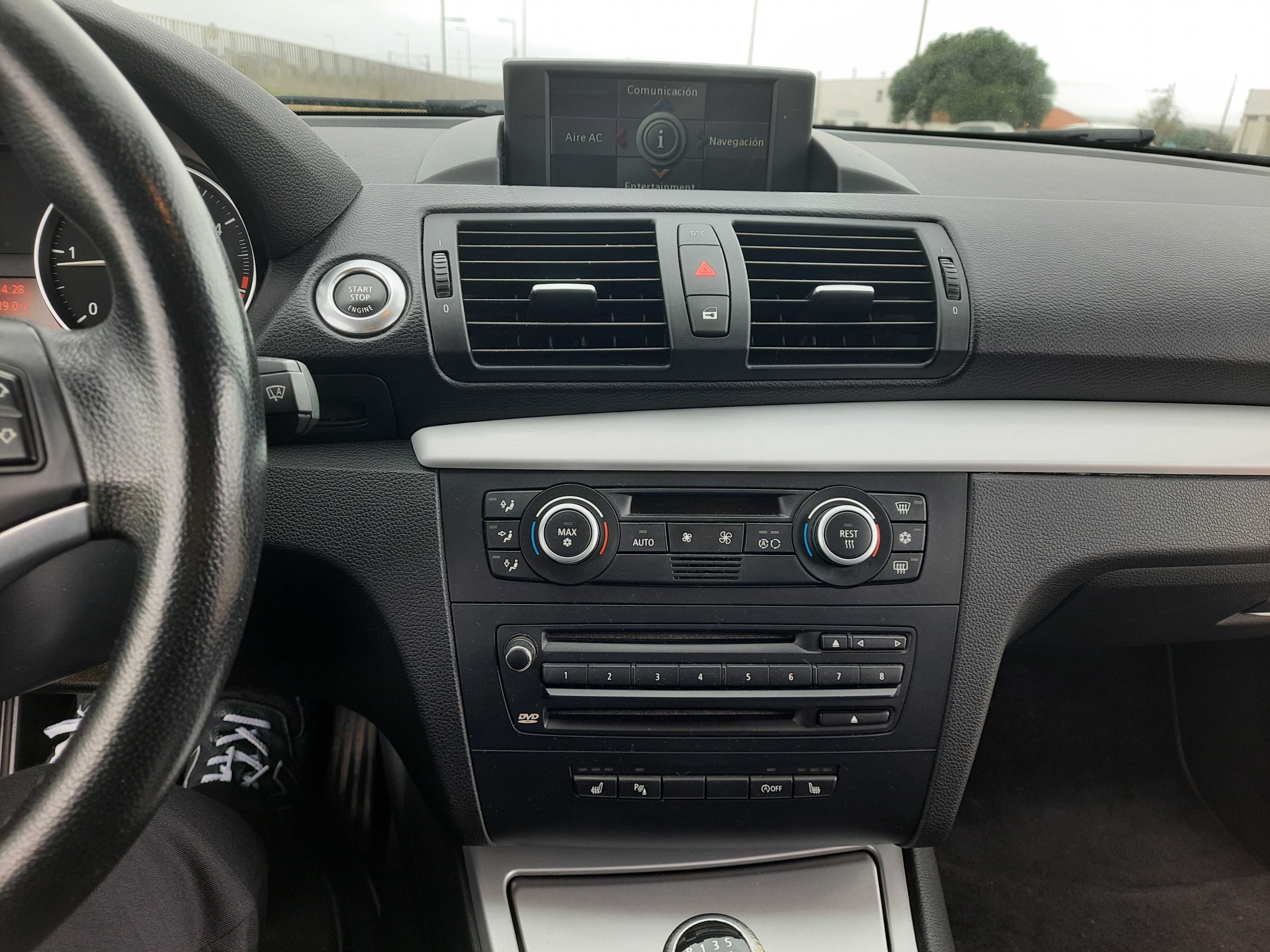 BMW Série 1 120d 177cv – Diesel, Teto Abrir, GPS, Bom Estado