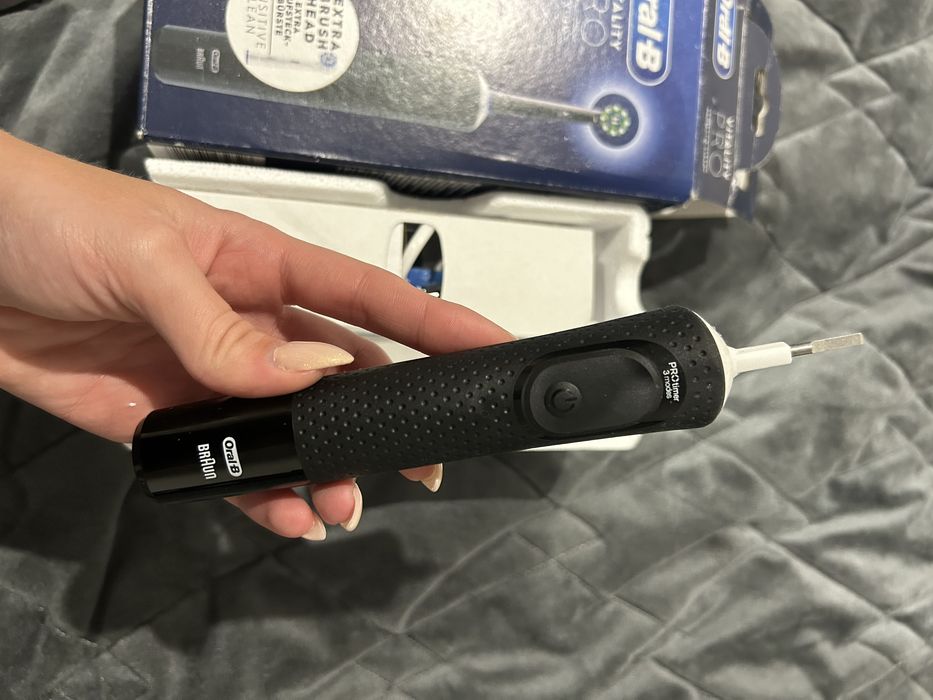 Escova Elétrica Oral-B Vitality PRO Black