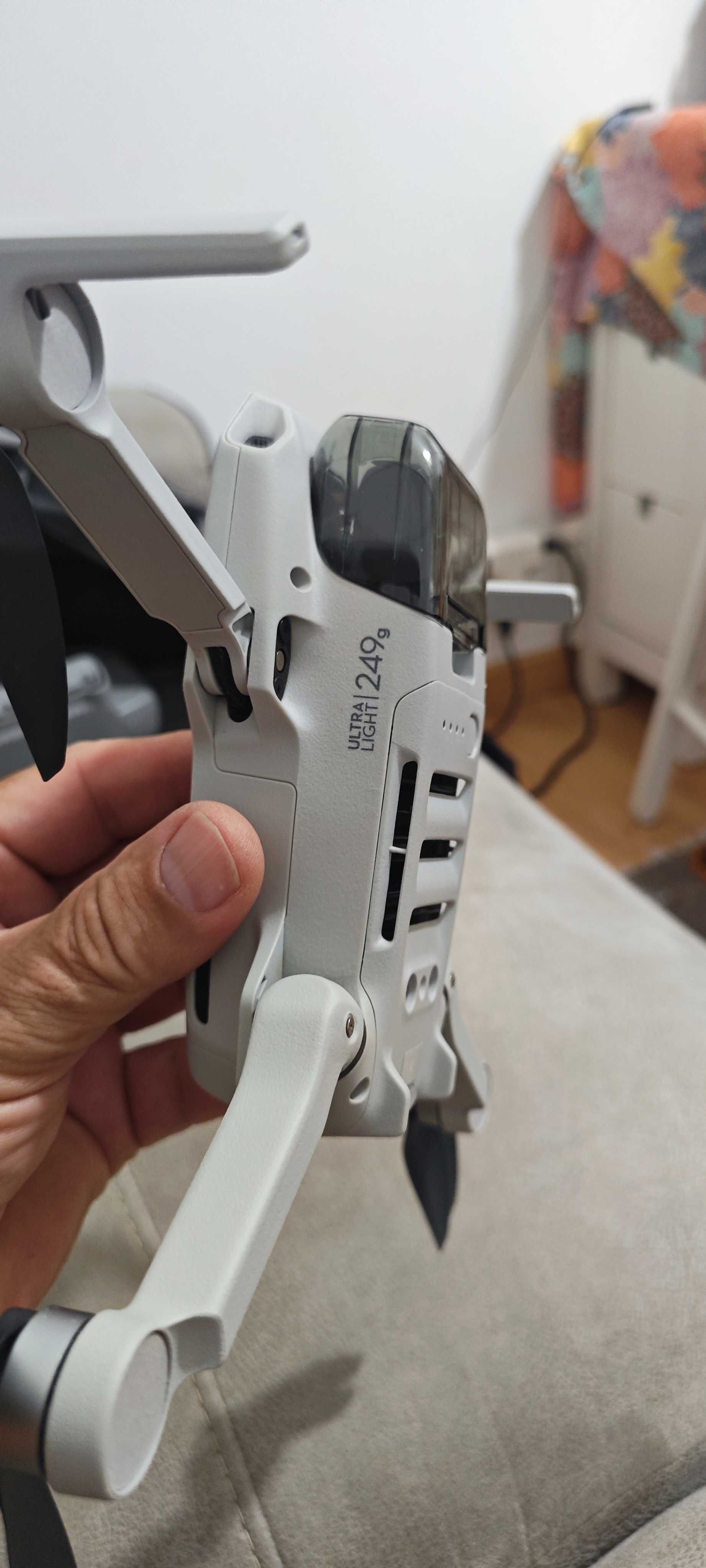 Vendo Drone DJI Mini 2 SE Fly More Combo 11/2024 com seguro 1 ano