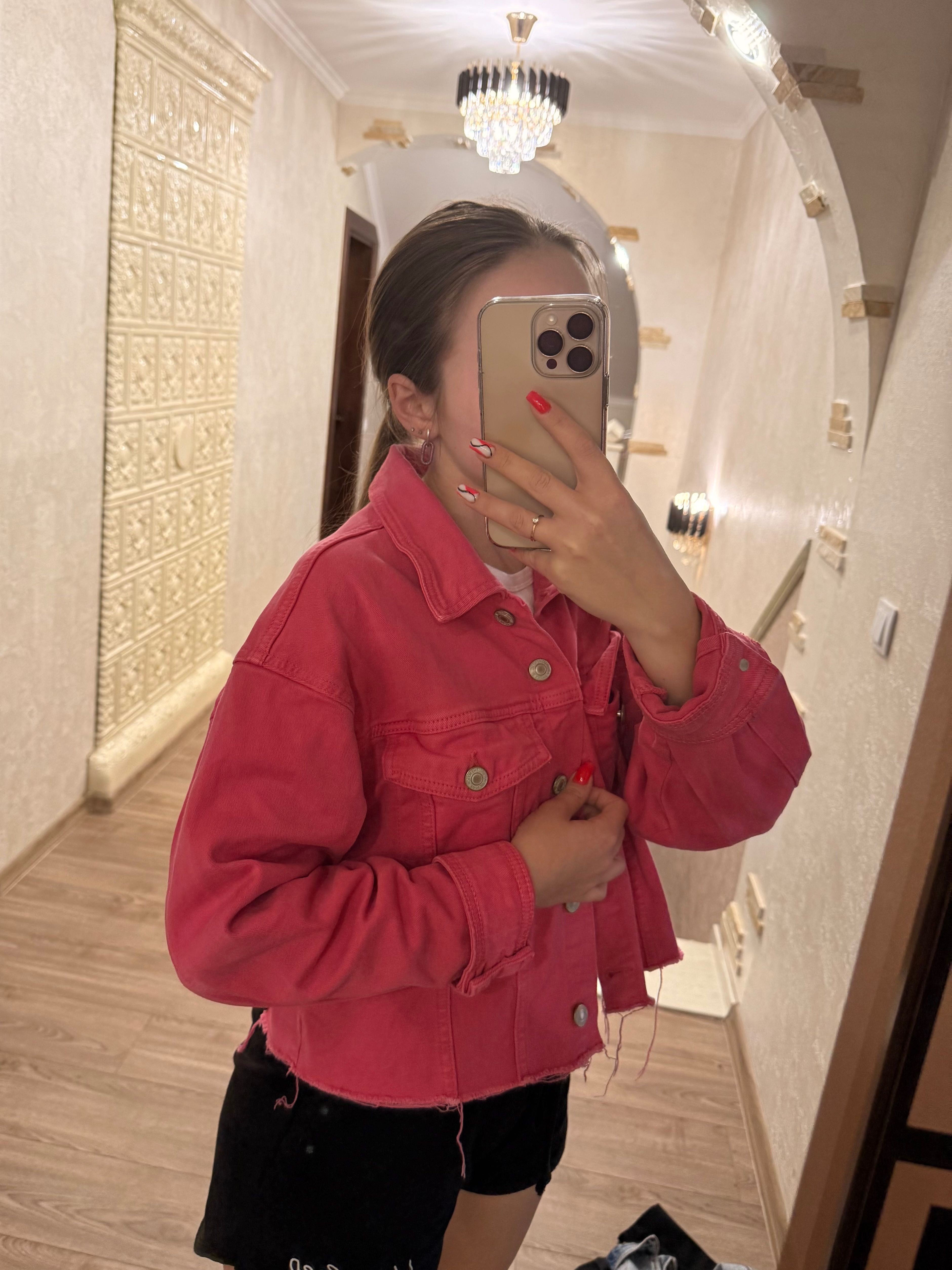 Рожева джинсова куртка