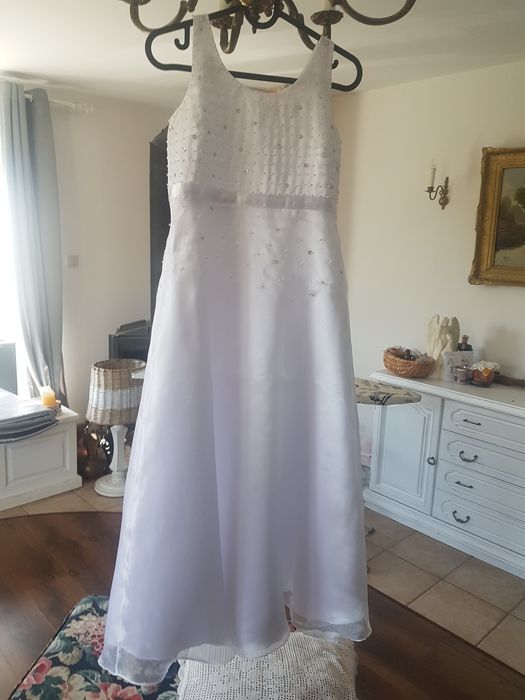 Dwie sukienki do pierwszej komunii i na wesele