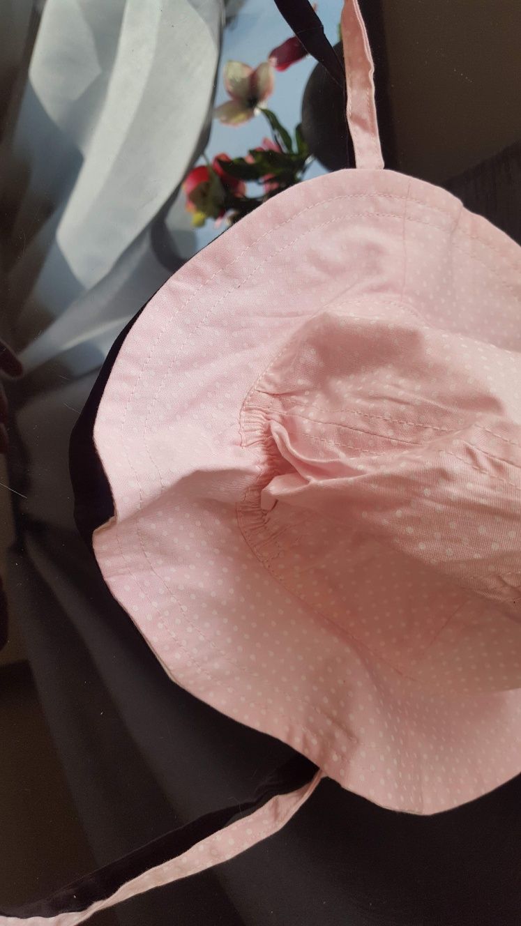 C&A kapelusik Hello Kitty różowy ze sznureczkami  62 bawełna 2-4 m