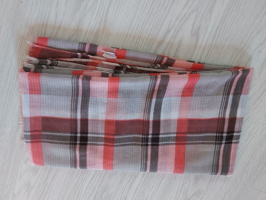 Szalik,szal damski rozm.90x180