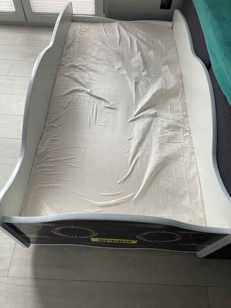 łóżko  160x80 chłopięce w formie auta.