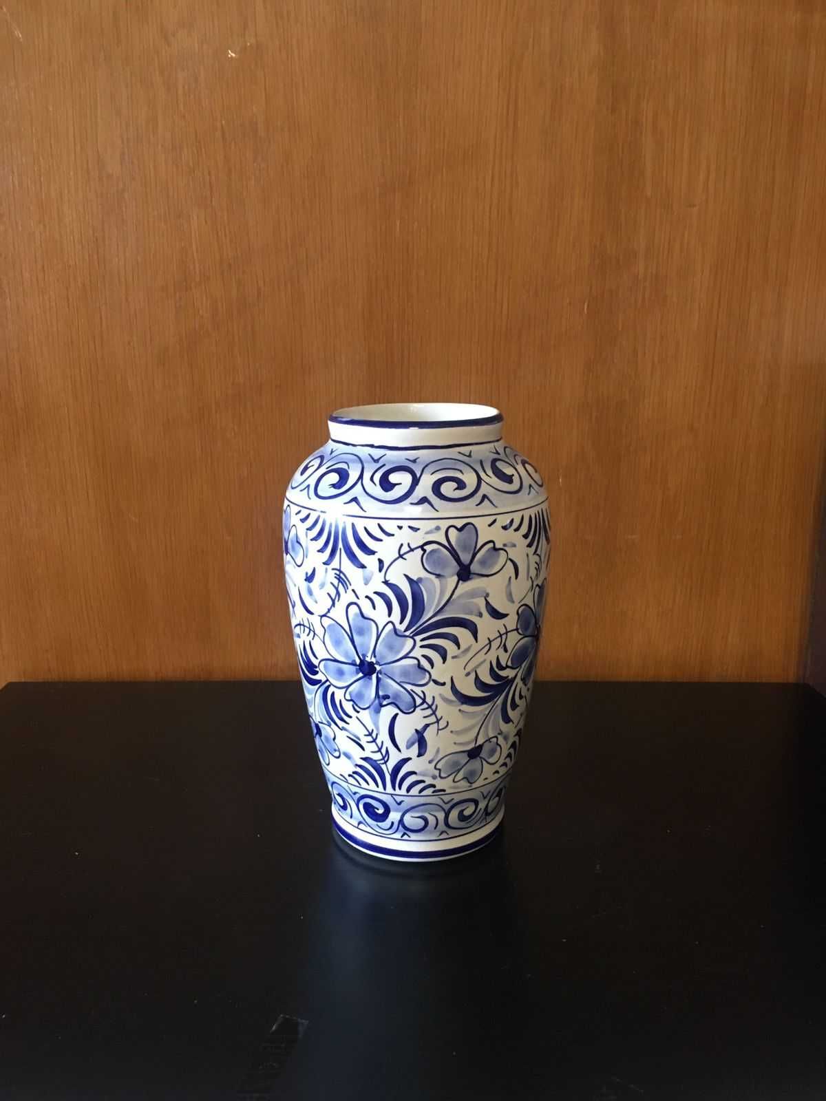 Vaso de Porcelana azul e branco pintado