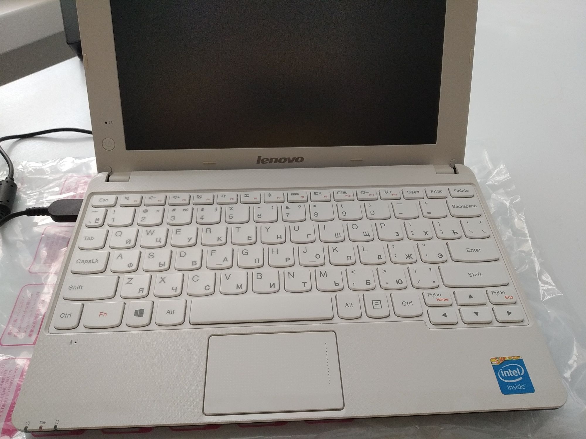 Ноутбук Lenovo Е10-30 новий білий