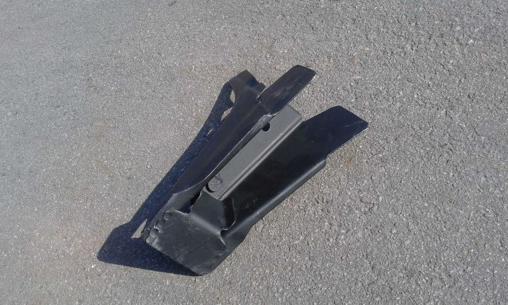 Кронштейн поперечной тяги ВАЗ 2101,2104,2105,2106,2107 Солдат Солдатик