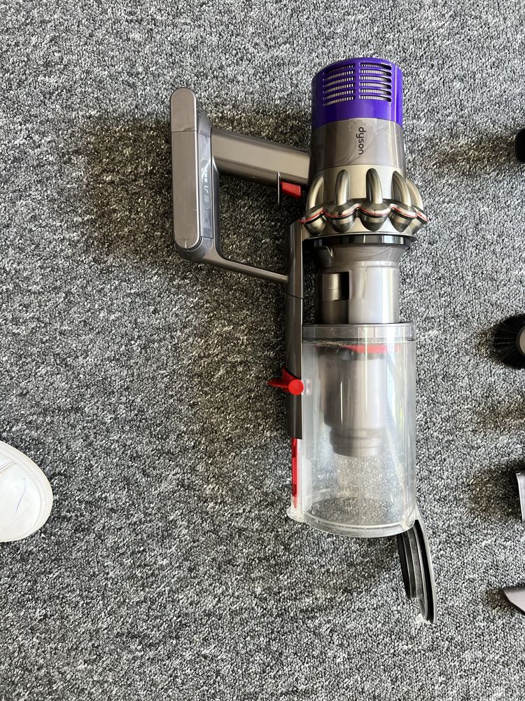 Dyson v10 absolute