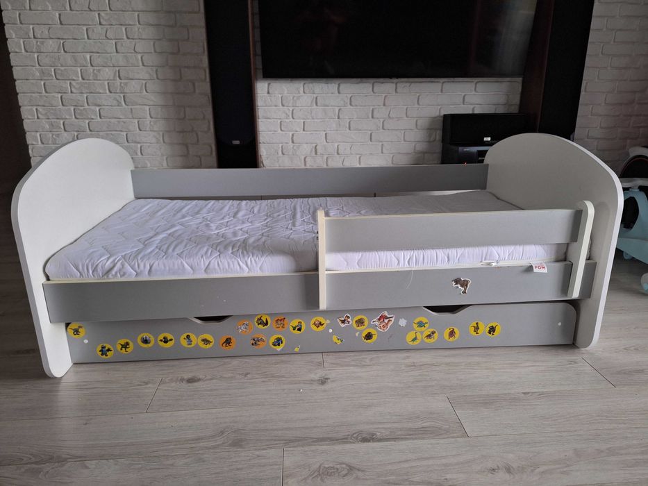 Łóżko dla dziecka z barierką plus solidny lateksowy materac 160x80cm