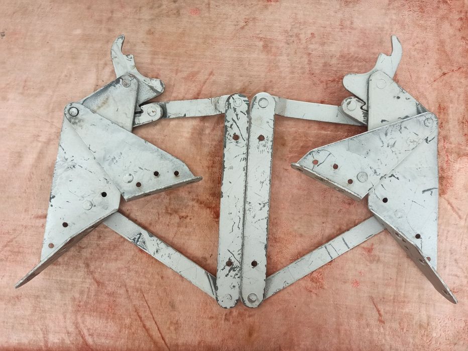 Механізм складання та розкладання дивана.