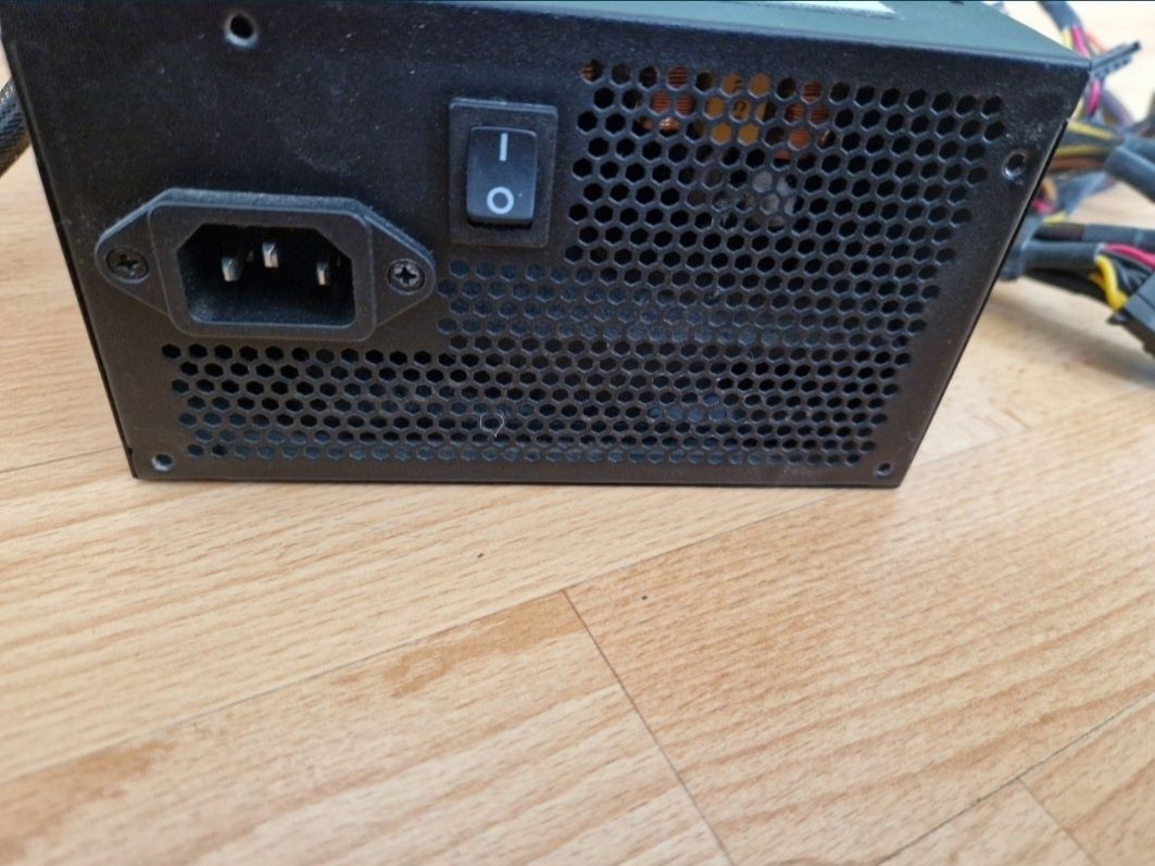 550W 24+8(4+4)/8+8відеокарта/4сата/4молекс Блок живлення