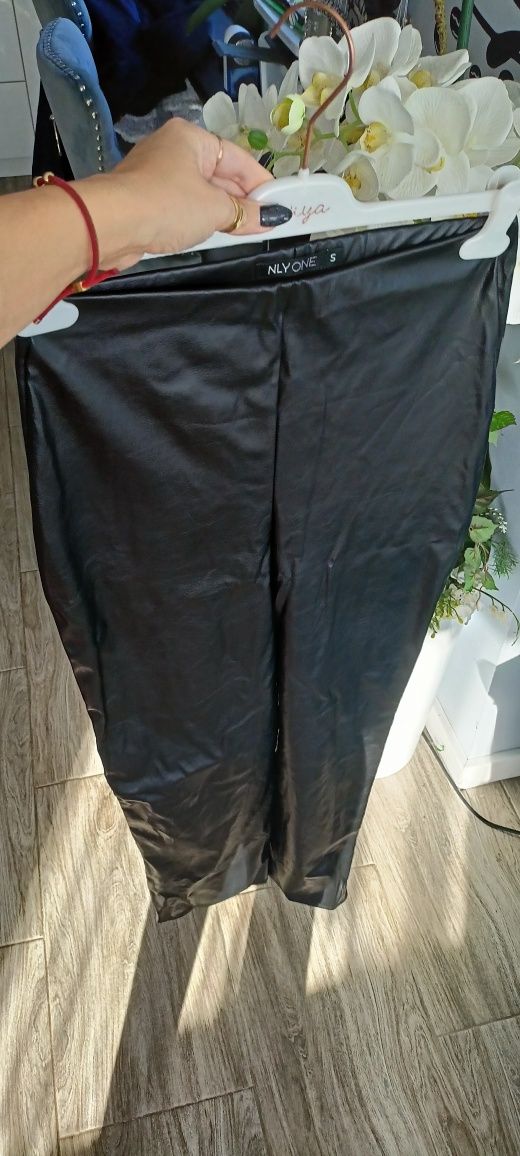 Skórzane spodnie prosta nogawka rS