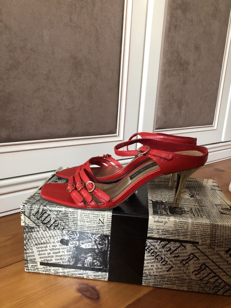 Жіночі туфлі босоніжки Luciano Carvari, 37