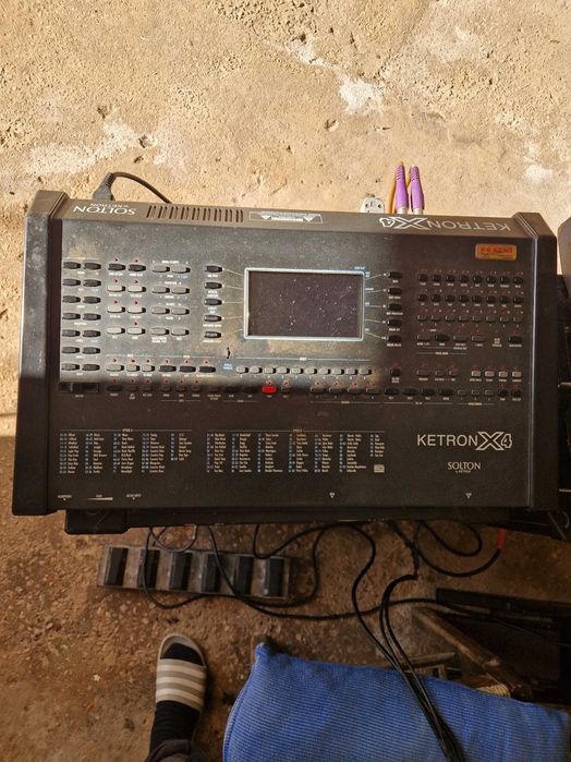 Conjunto de Modulador, Mixer, Acordeão elétrico e Colunas