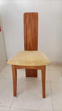 6 Cadeiras estilizadas em madeira maciça