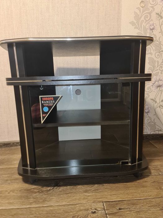 Тумбочка под телефизор / бытовую технику