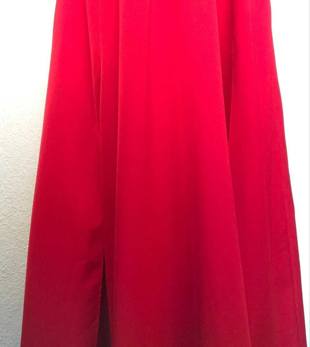Vestido de Cetim Comprido/Longo Vermelho Decote em V/Bico