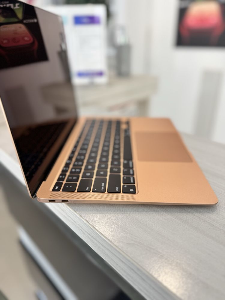 Open Box MacBook Air 13’ 2020 M1 8/256Gb Gold (MGND3)