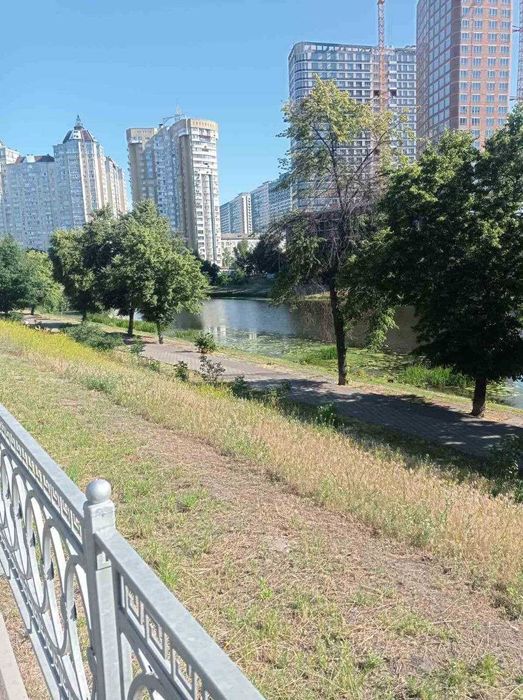 1к. Энтузиастов 31 Русановка метро Левобережная Днепровский район