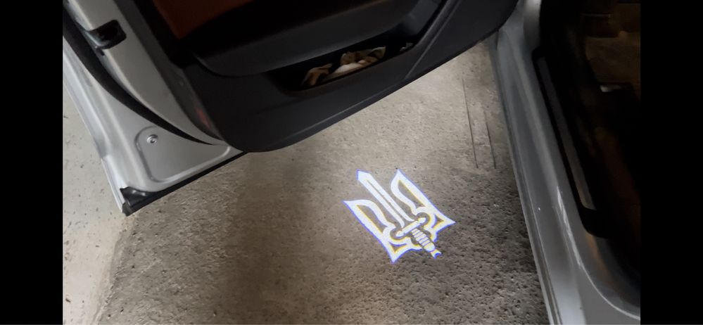 Mercedes Audi Volkswagen Skoda BMW підсвітки з логотипом
