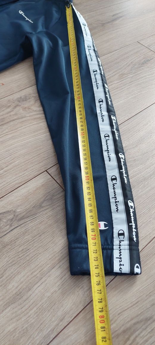 Rozpinana bluza firmy Champion rozmiar S stan BDB