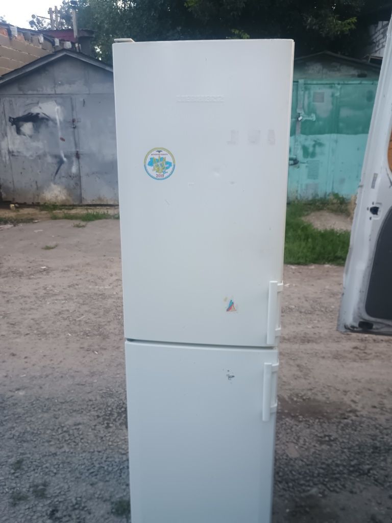 Холодильник по запчастинам