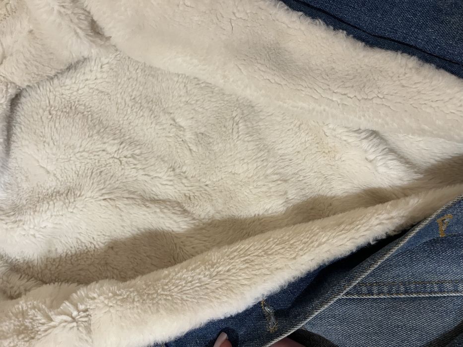 Джинсова куртка на хутрі