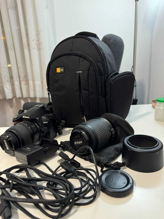 Nikon D3000 (2 objetivas, carregador, bolsa e mochila)