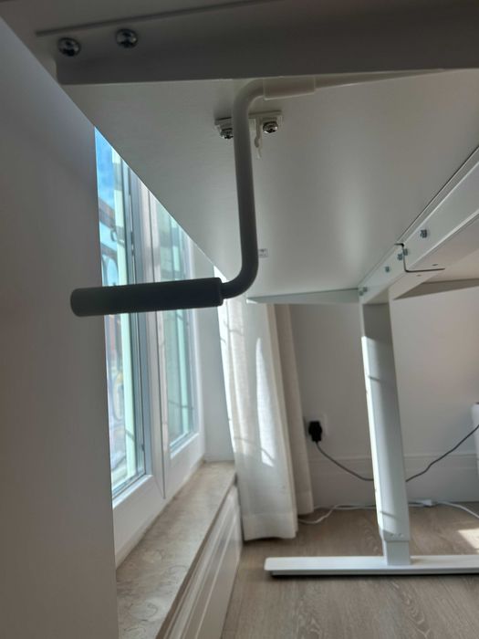Height adjustable desk (IKEA Trotten)