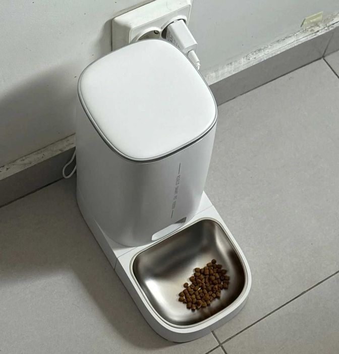 Автоматическая кормушка ROJECO с WiFi - управлением для кошек и собак