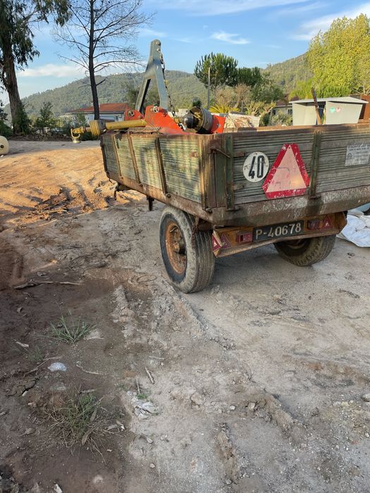 Reboque agricola matriculado e capinadeira