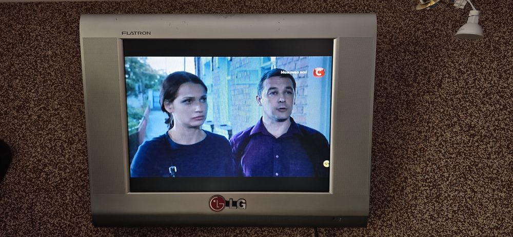 продам телевизор LG RT-20LA30