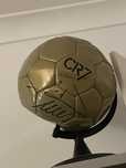 Bola CR7 assinada
